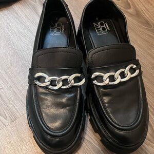 Chunky loafers with chain detailing!